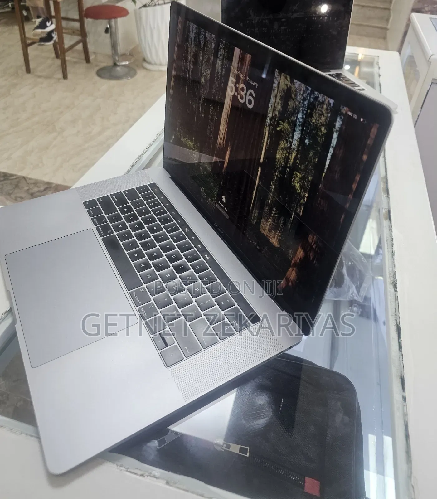 New Laptop Apple MacBook Pro 2018 16GB Intel Core i7 SSD 512GB
