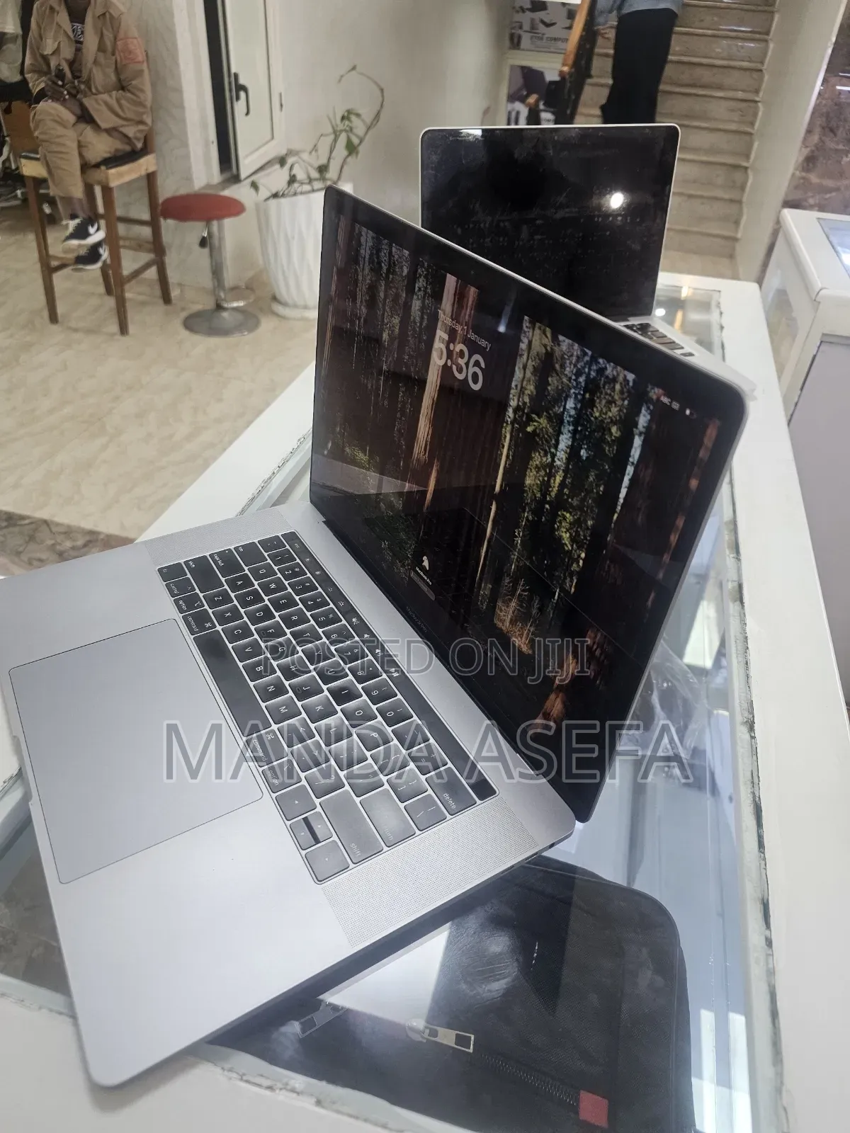 New Laptop Apple MacBook Pro 2018 16GB Intel Core i7 SSD 512GB