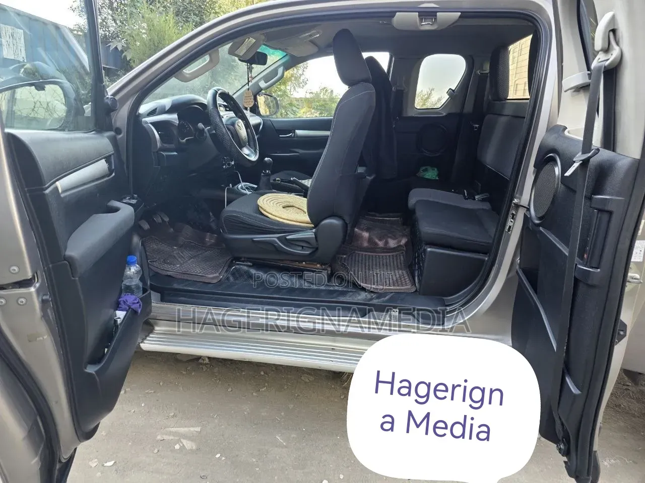 Toyota Hilux 2016 Gray