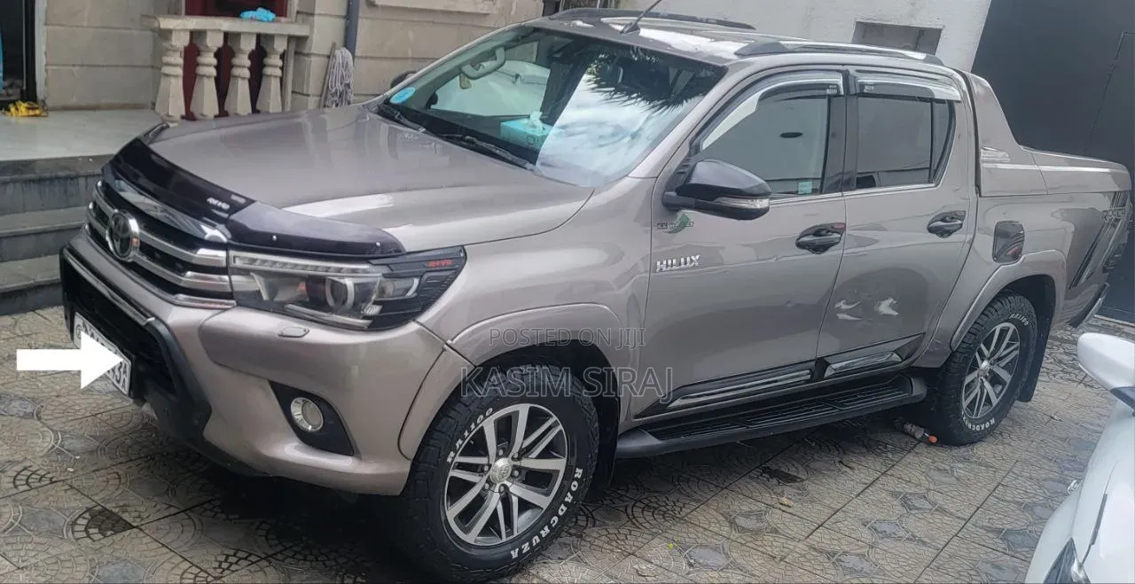 Toyota Hilux 2018 Blue