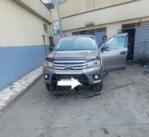 Toyota Hilux 2018 Blue