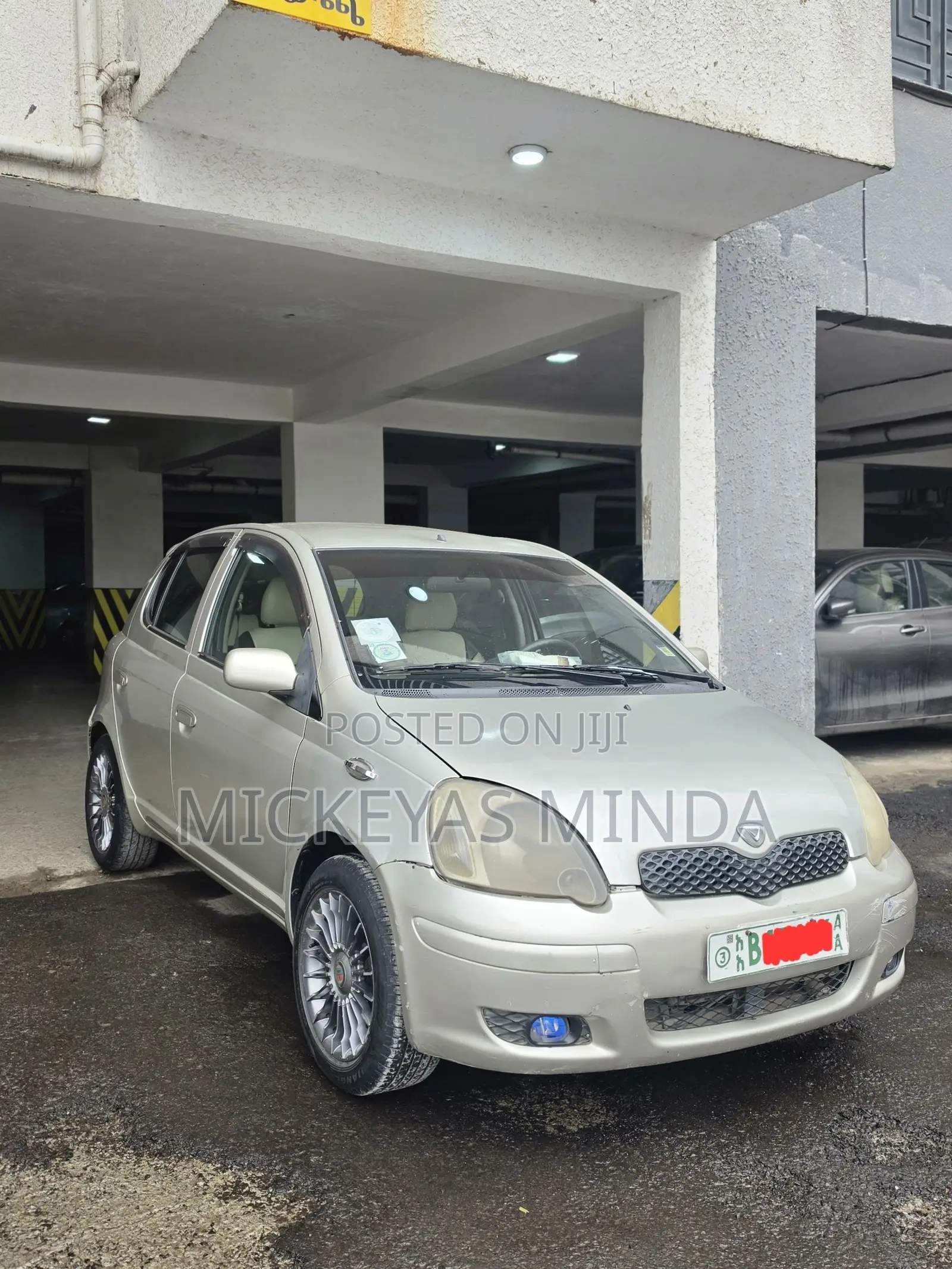 Toyota Vitz 2002 Gray
