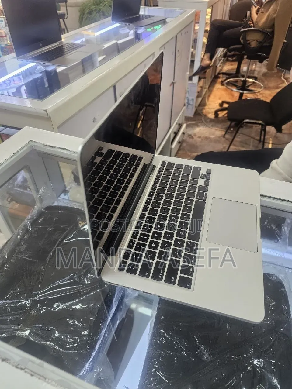 New Laptop Apple MacBook Pro 2015 8GB Intel Core i5 SSD 256GB