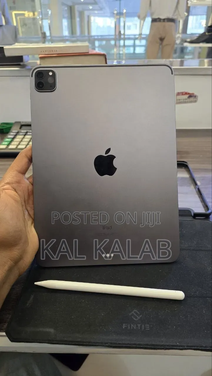 Apple iPad Pro 12.9 (2021) 128 GB Gray
