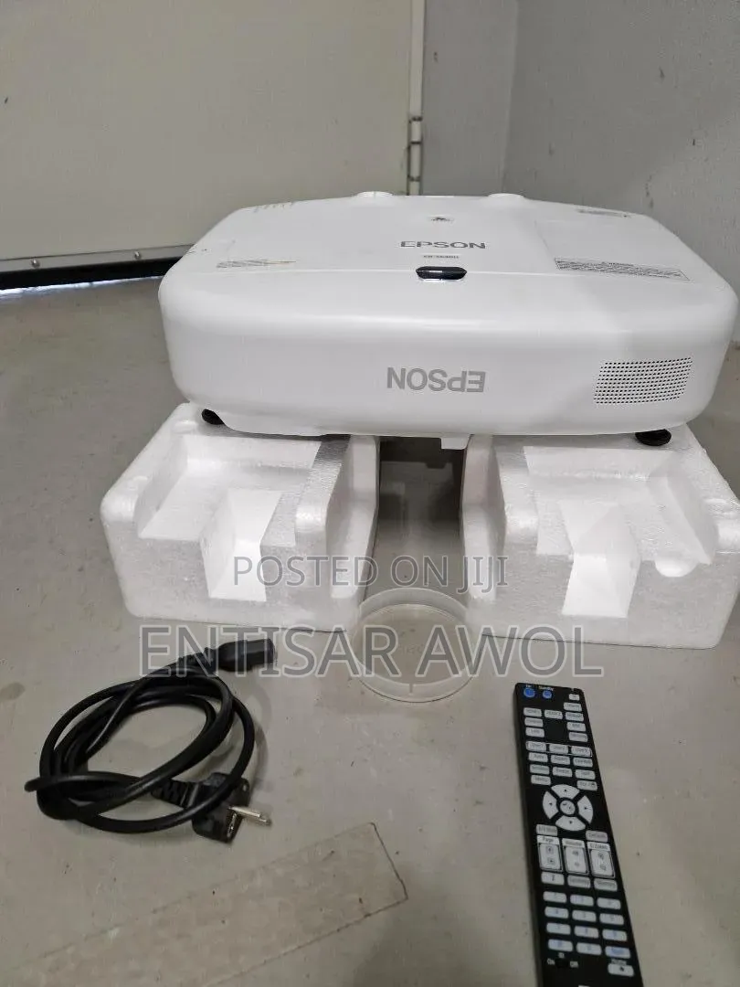 Epson CB-4850WU 3LCD Full HD Home Theater Projector. 4,500 Lumens