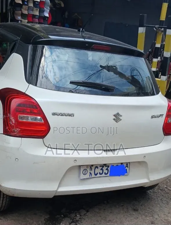 Suzuki Swift 2022 White