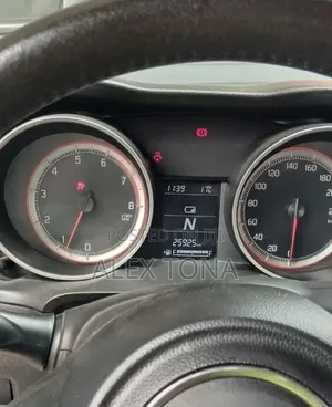 Suzuki Swift 2022 White