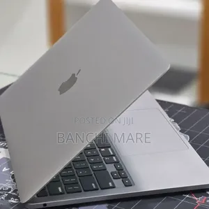 New Laptop Apple MacBook Pro 2022 M2 16GB Apple M2 SSD 512GB