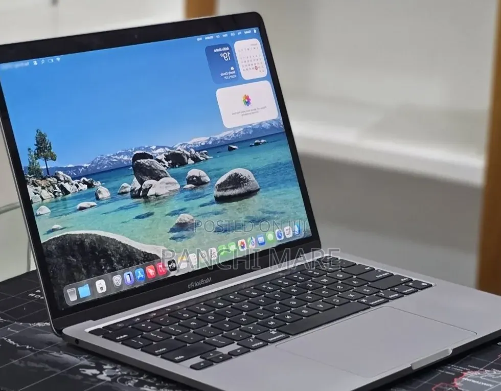 New Laptop Apple MacBook Pro 2022 M2 16GB Apple M2 SSD 512GB