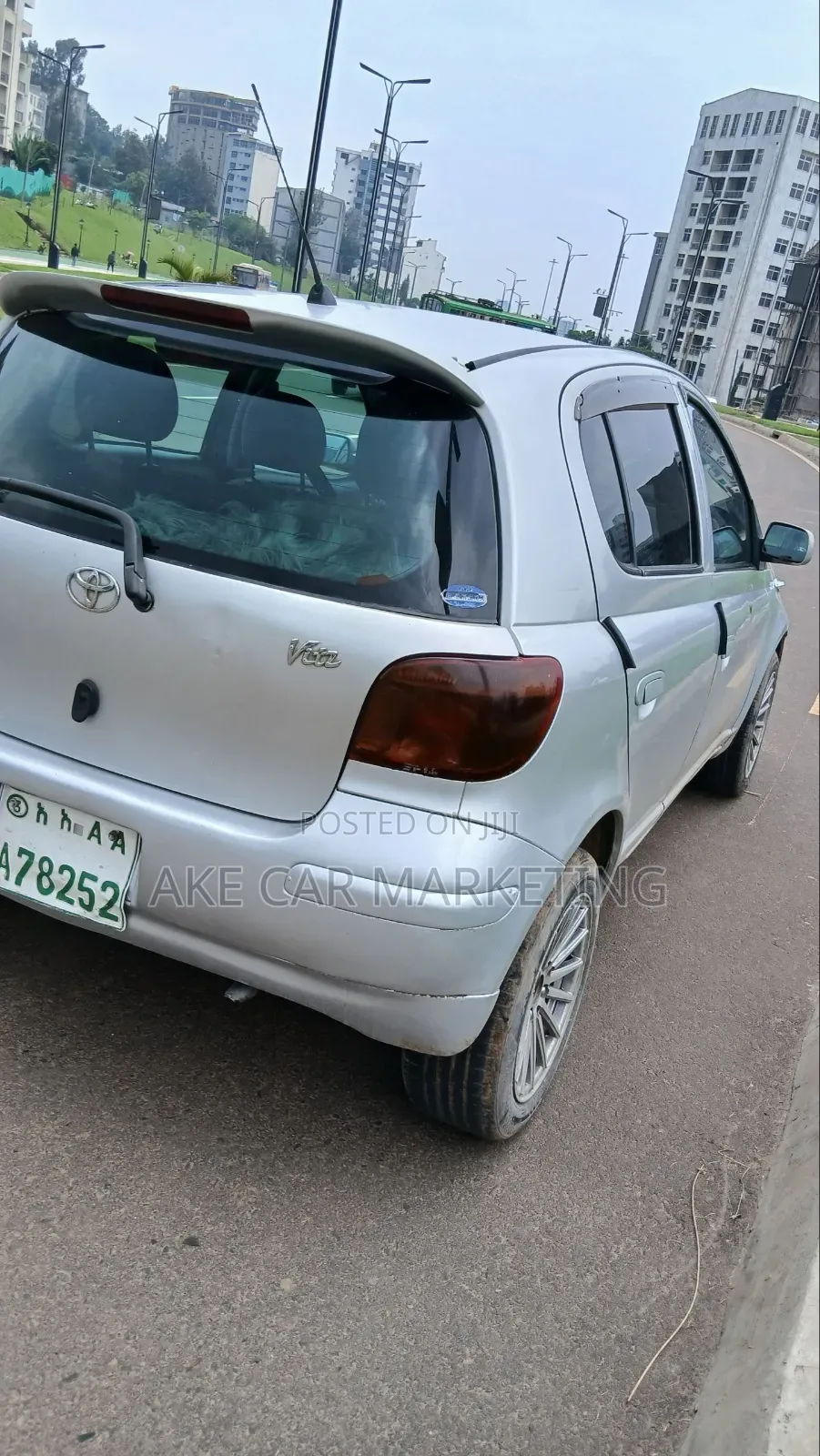 Toyota Vitz 2002 Silver