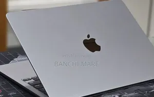 New Laptop Apple MacBook Air 2022 M2 16GB Apple M2 SSD 256GB