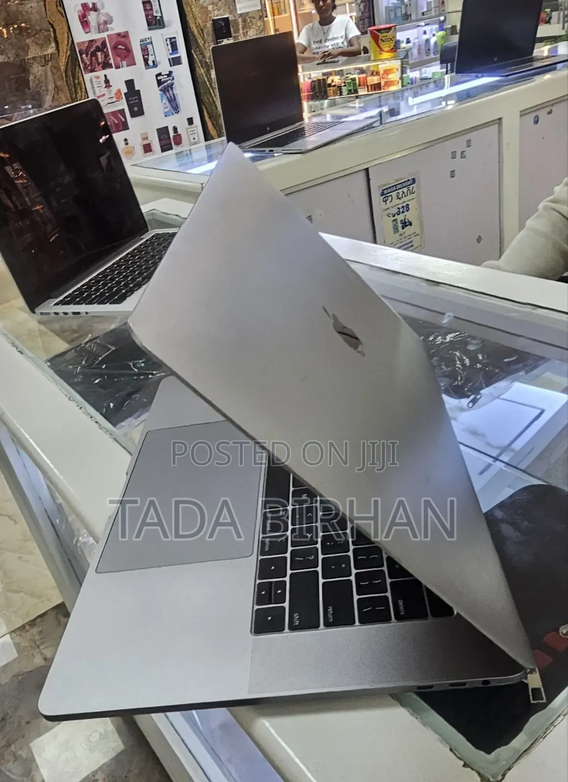 New Laptop Apple MacBook 2018 16GB Intel Core i7 SSD 512GB