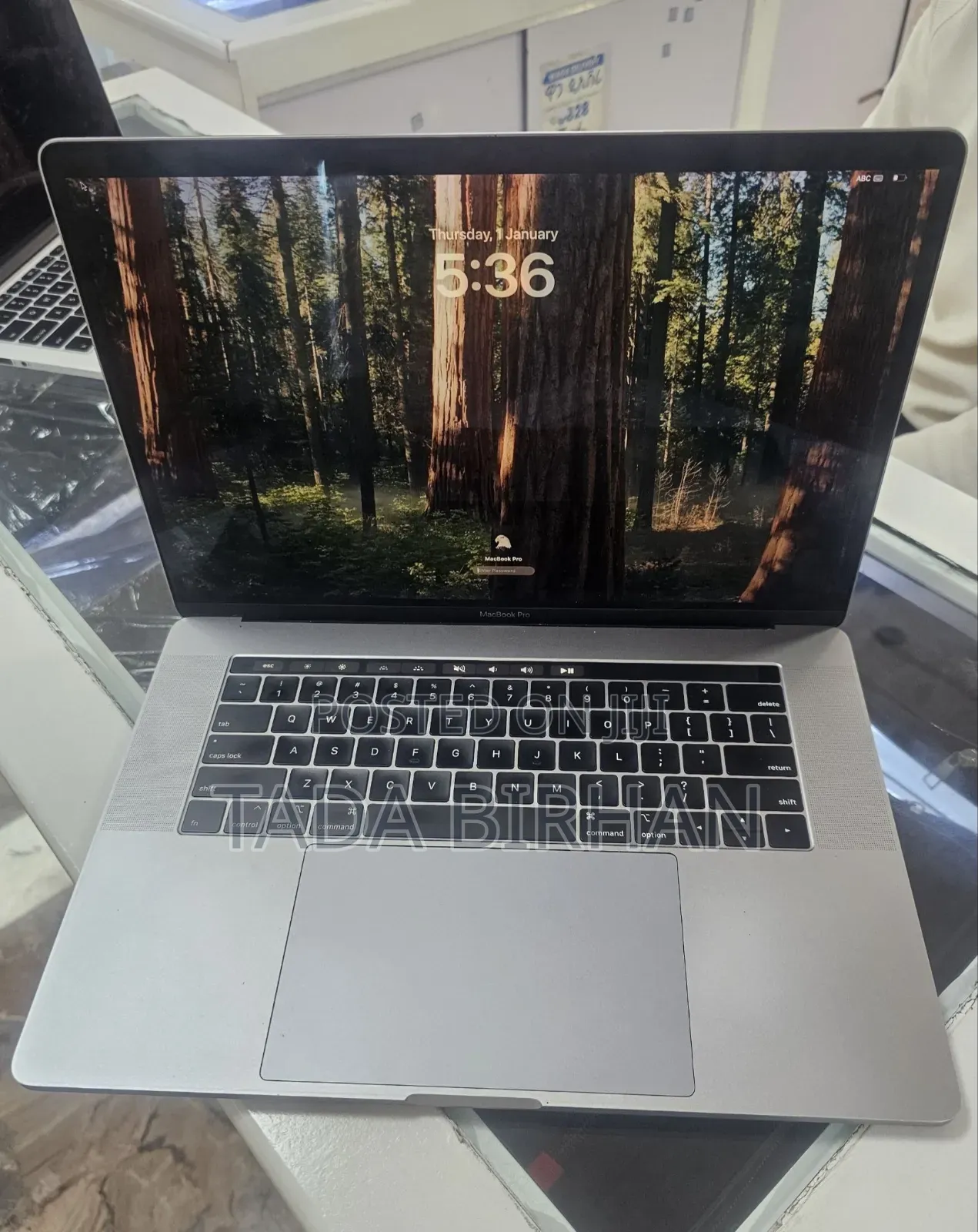 New Laptop Apple MacBook 2018 16GB Intel Core i7 SSD 512GB