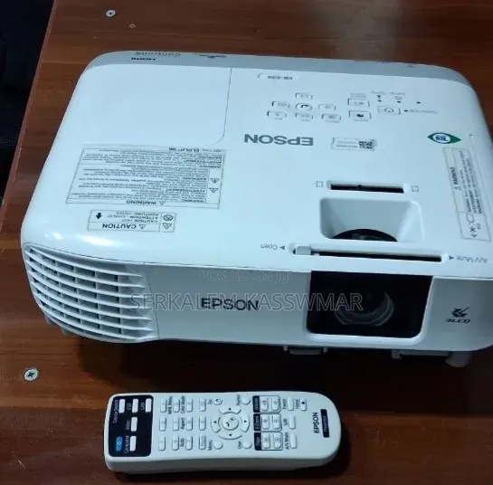 1BRAND NEW EPSON Projector 👉Has Remote Model Name:
