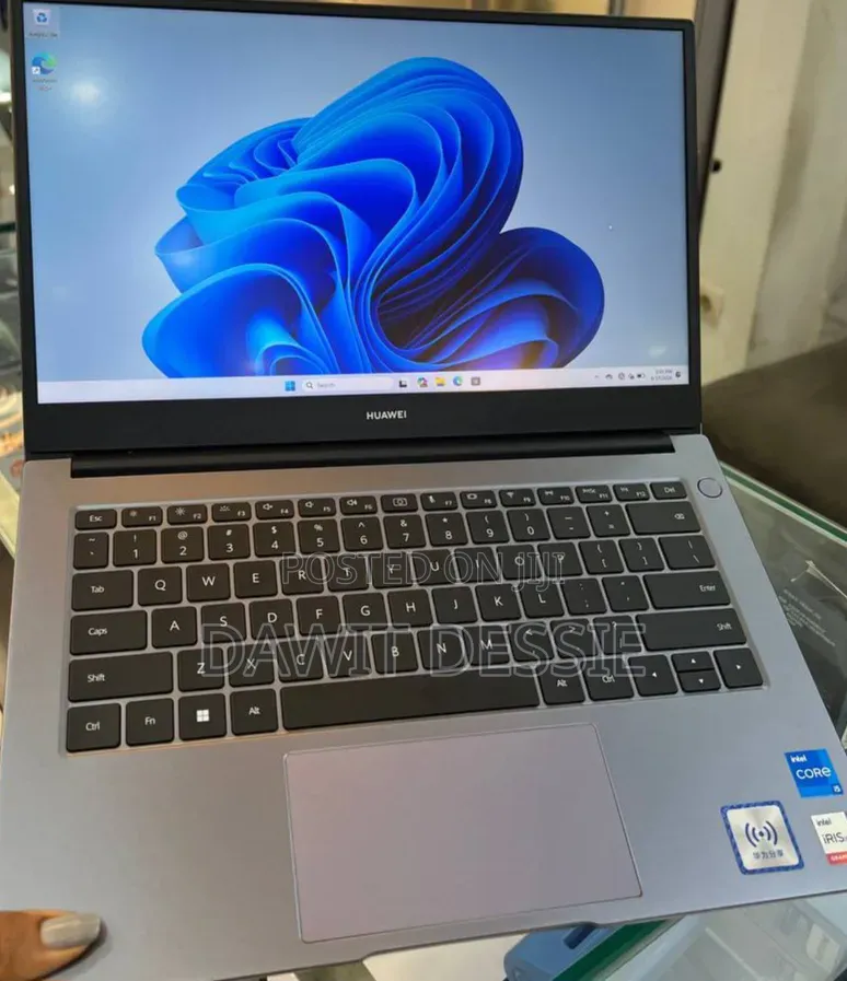 New Laptop Huawei 16GB Intel Core i5 SSD 512GB