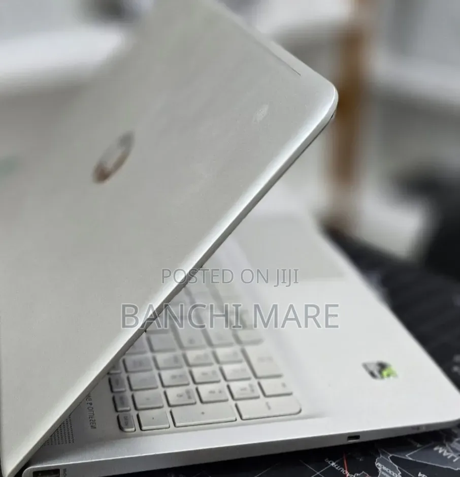 New Laptop HP Envy 15 12GB Intel Core i5 HDD 1T