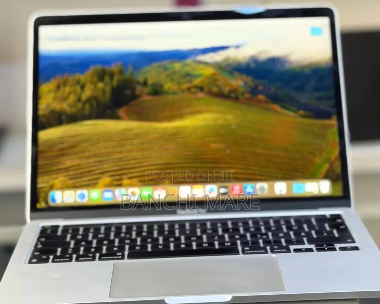 New Laptop Apple MacBook Pro 2020 M1 8GB Apple M1 SSD 256GB