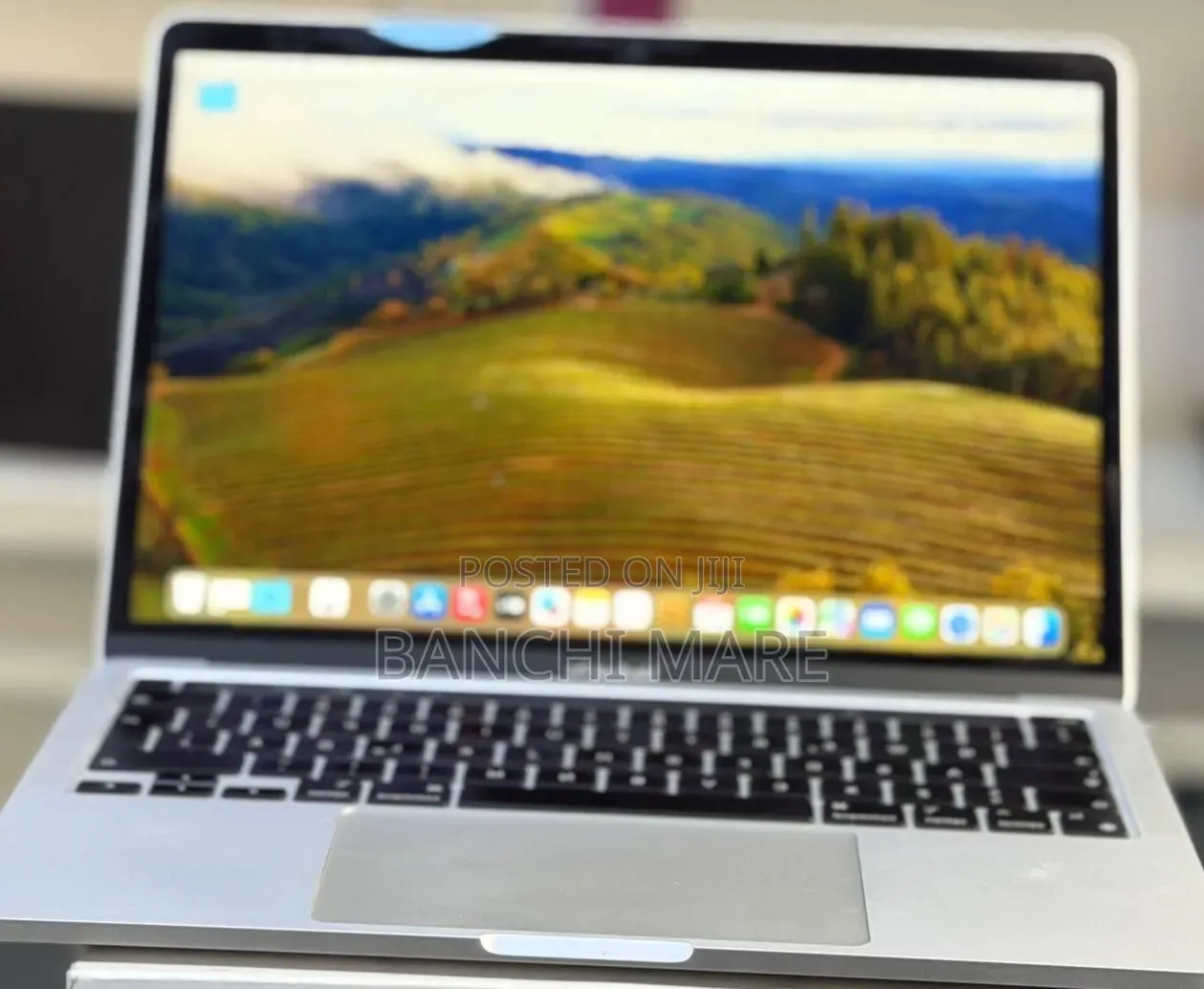 New Laptop Apple MacBook Pro 2020 M1 8GB Apple M1 SSD 256GB