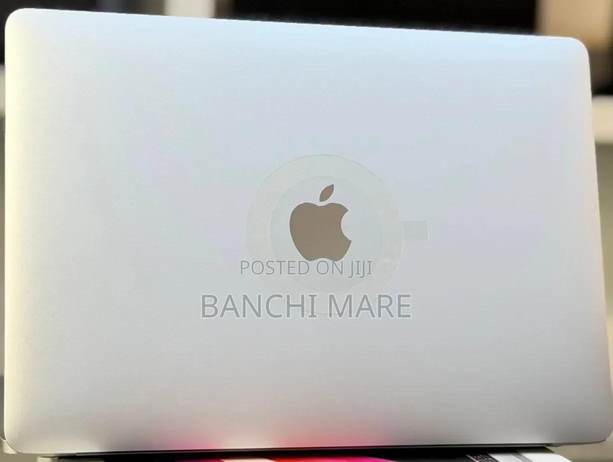New Laptop Apple MacBook Pro 2020 M1 8GB Apple M1 SSD 256GB