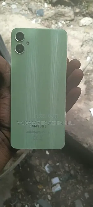 New Samsung Galaxy A05 64 GB Gray