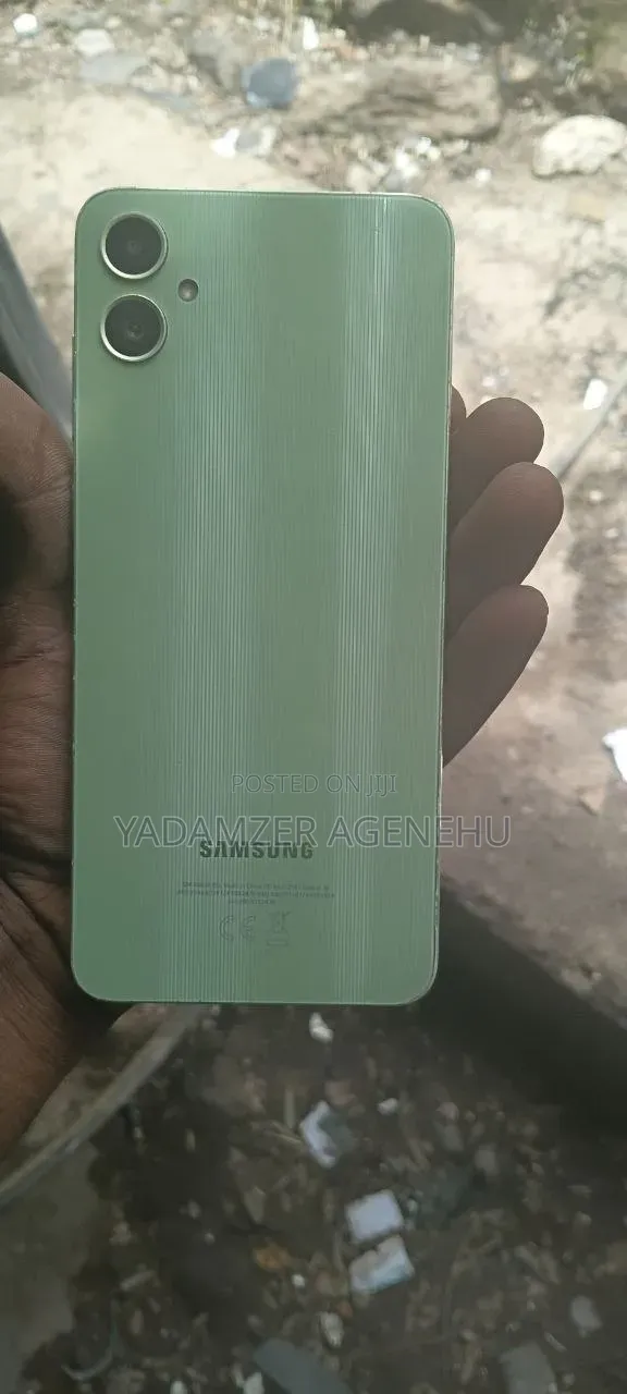 New Samsung Galaxy A05 64 GB Gray