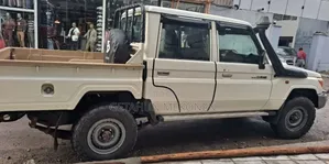 Toyota Land Cruiser 2016 White
