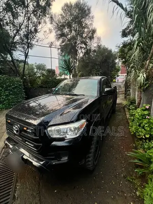 Toyota Tacoma 2017 Black