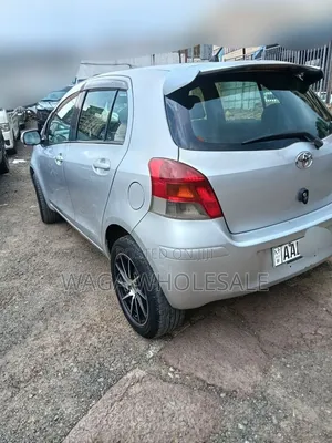 Toyota Yaris 2010 Silver