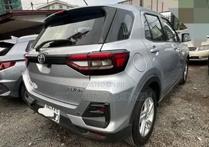 Toyota Raize 2023 Silver