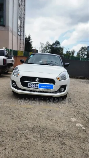 Suzuki Swift 2022 White