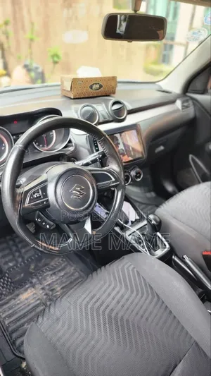 Suzuki Swift 2022 White
