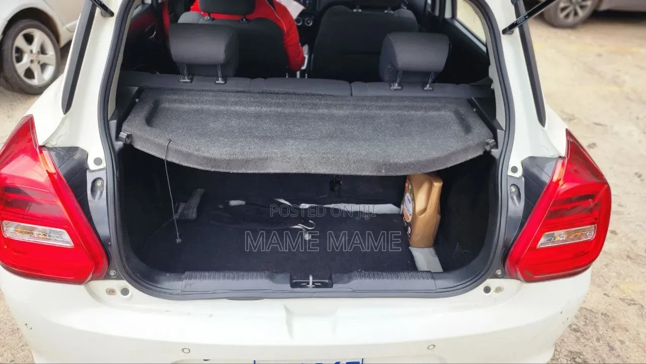 Suzuki Swift 2022 White