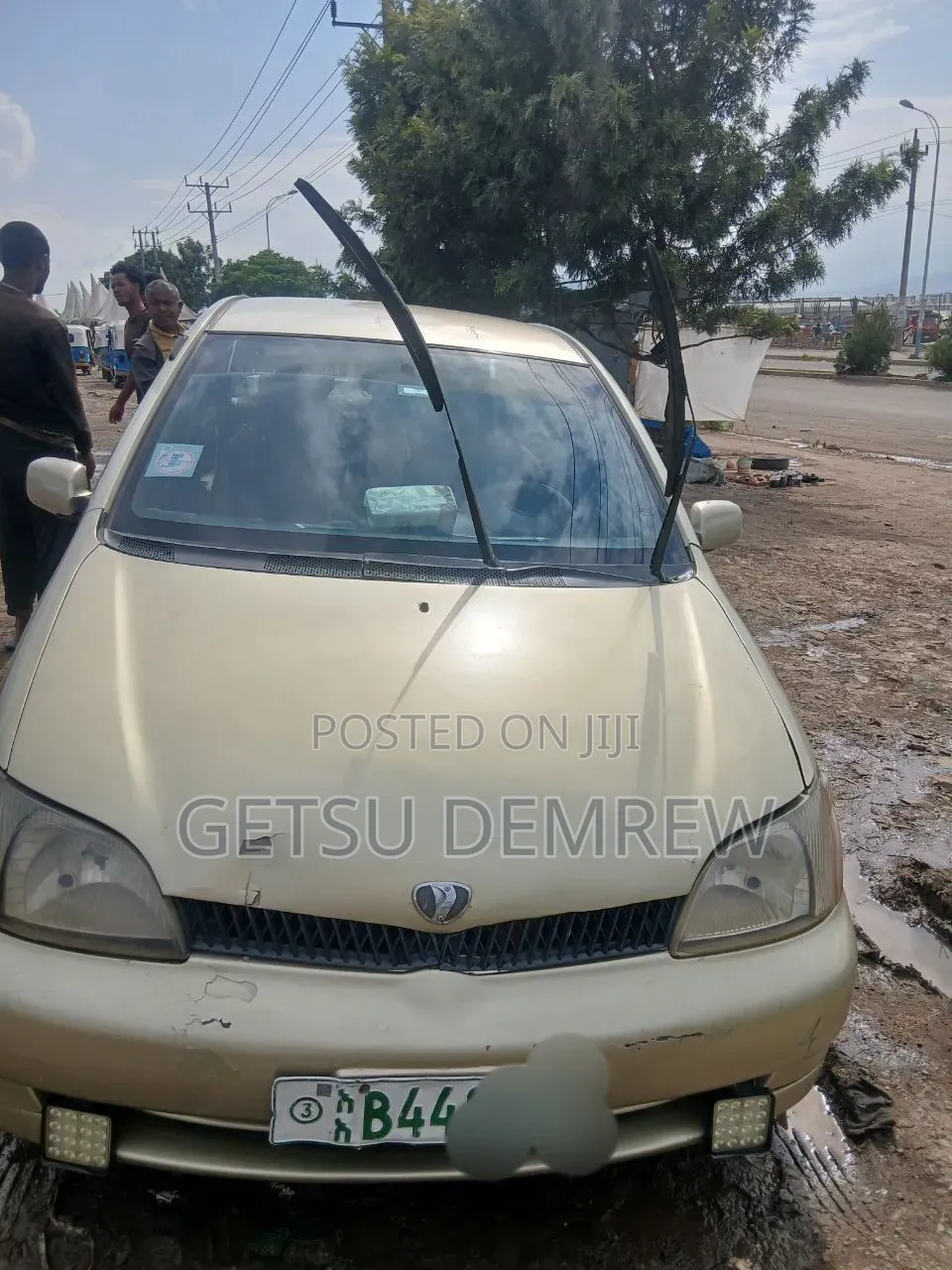 Toyota Belta 2000 Gold