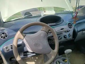 Toyota Belta 2000 Gold