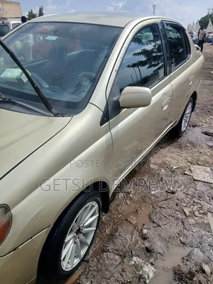 Toyota Belta 2000 Gold