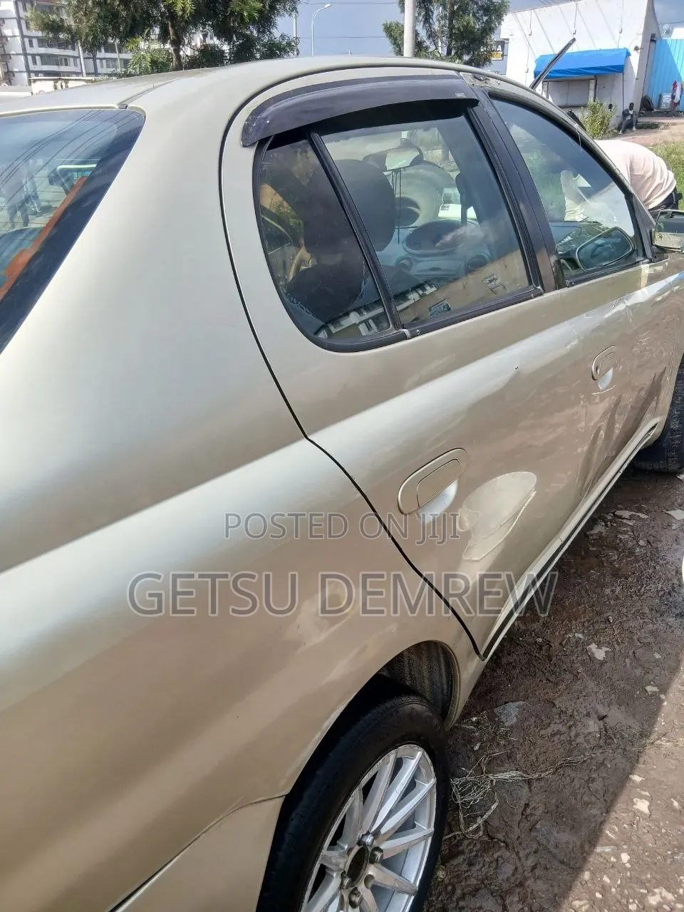 Toyota Belta 2000 Gold