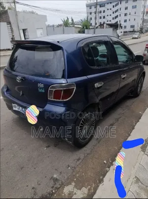 Toyota Vitz 2001 Blue
