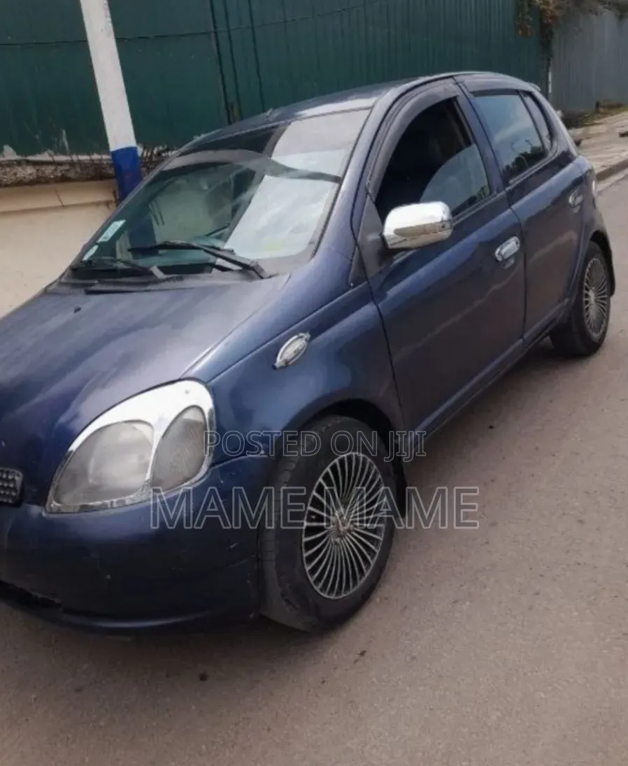 Toyota Vitz 2001 Blue