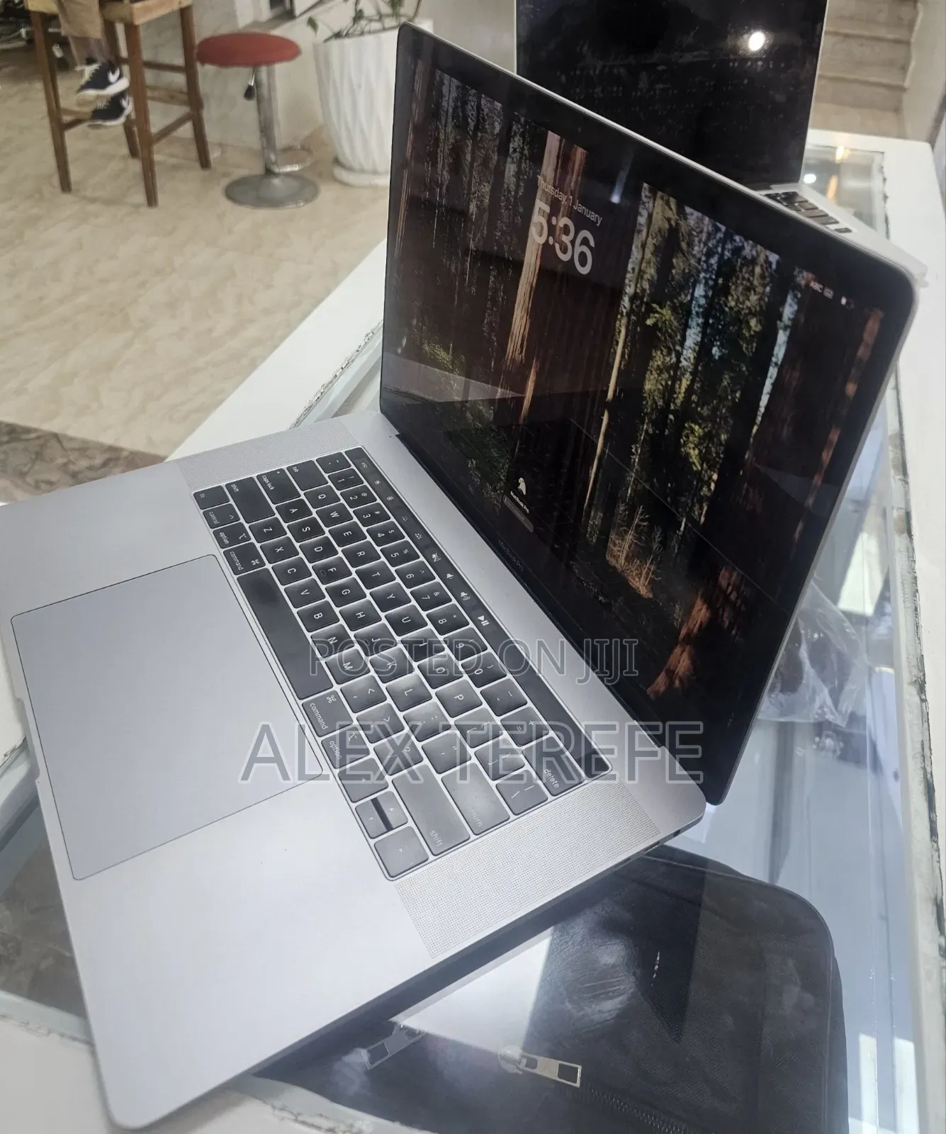 New Laptop Apple MacBook 2018 16GB Intel Core i7 SSD 512GB