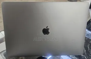 New Laptop Apple MacBook 2018 16GB Intel Core i7 SSD 512GB