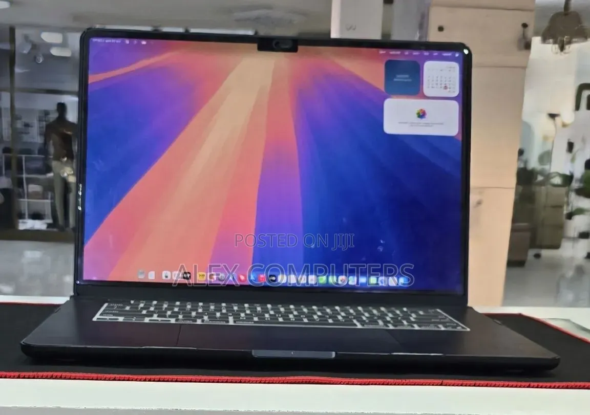 New Laptop Apple MacBook 16GB Apple M5 SSD 512GB