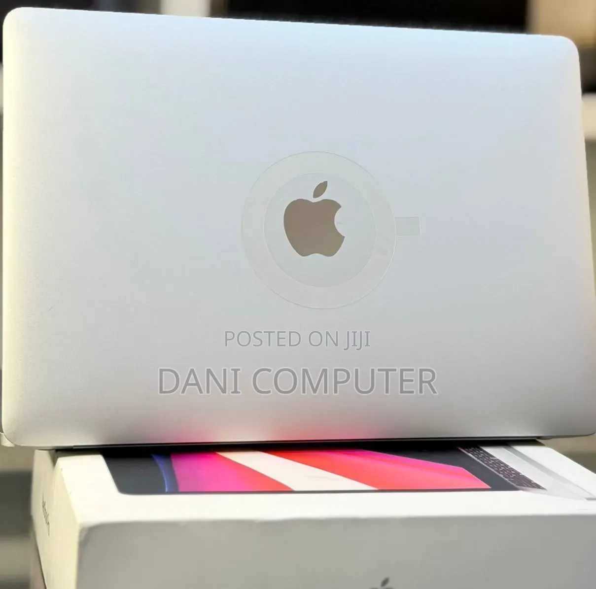 New Laptop Apple MacBook Pro 2020 M1 8GB Apple M1 SSD 512GB
