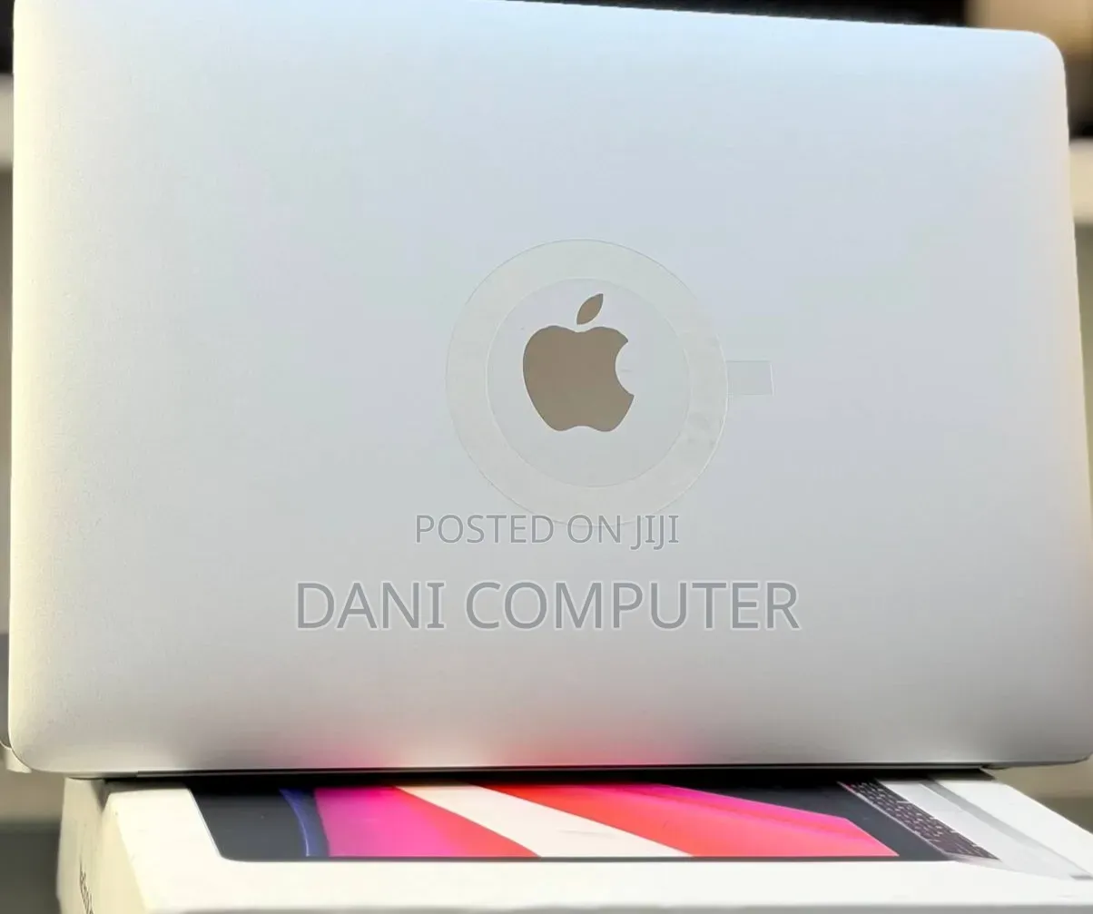 New Laptop Apple MacBook Pro 2020 M1 8GB Apple M1 SSD 512GB