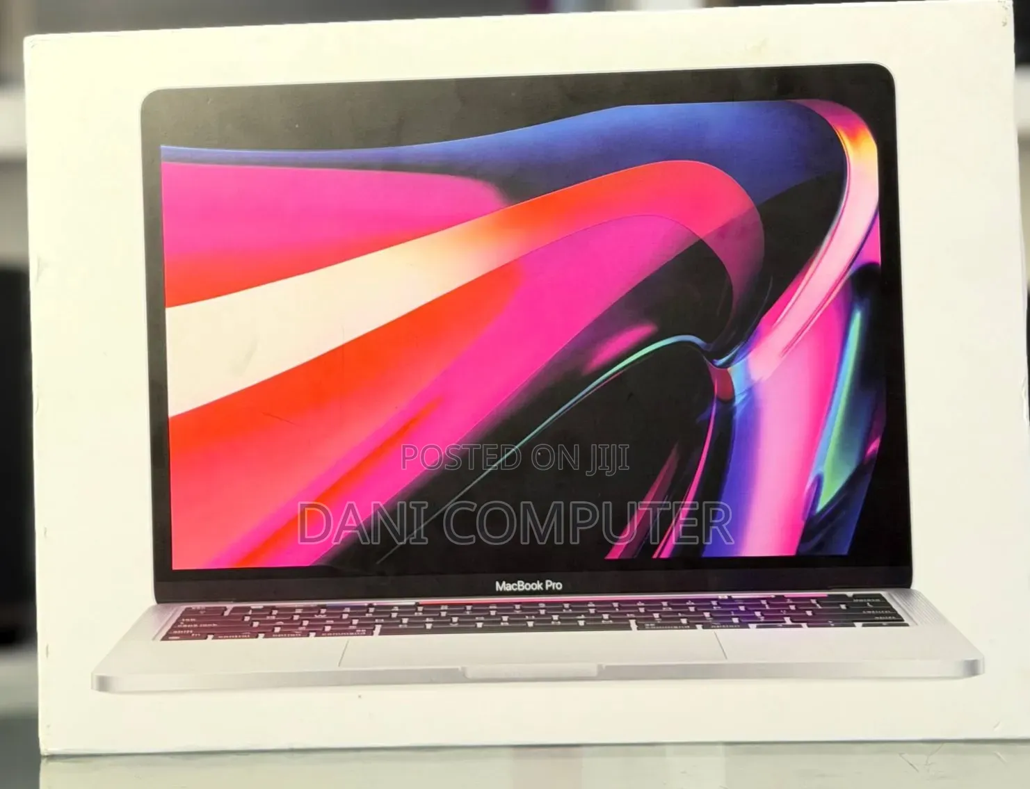 New Laptop Apple MacBook Pro 2020 M1 8GB Apple M1 SSD 512GB