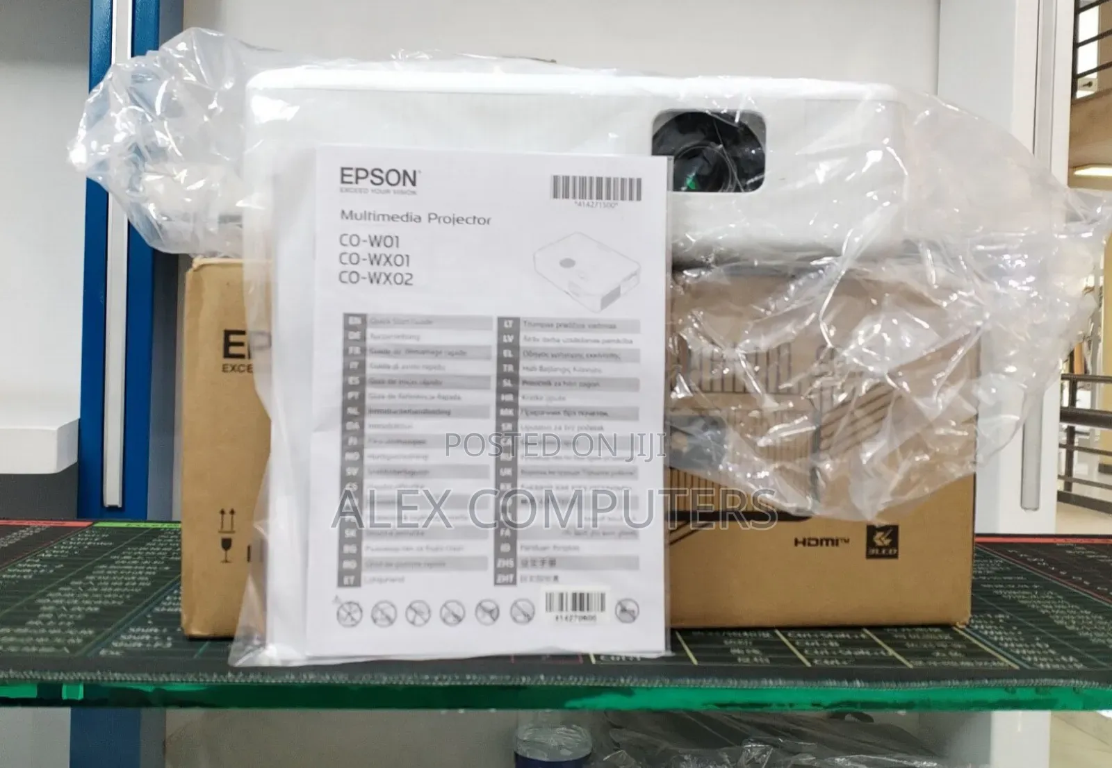 Epson W01 Projector