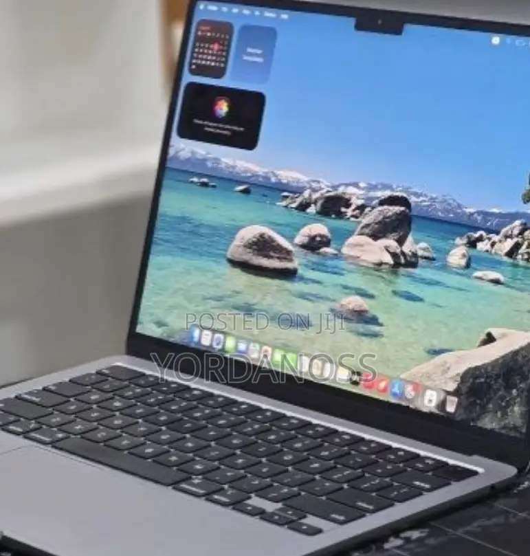 New Laptop Apple MacBook Air 2022 M2 16GB Apple M2 SSD 256GB