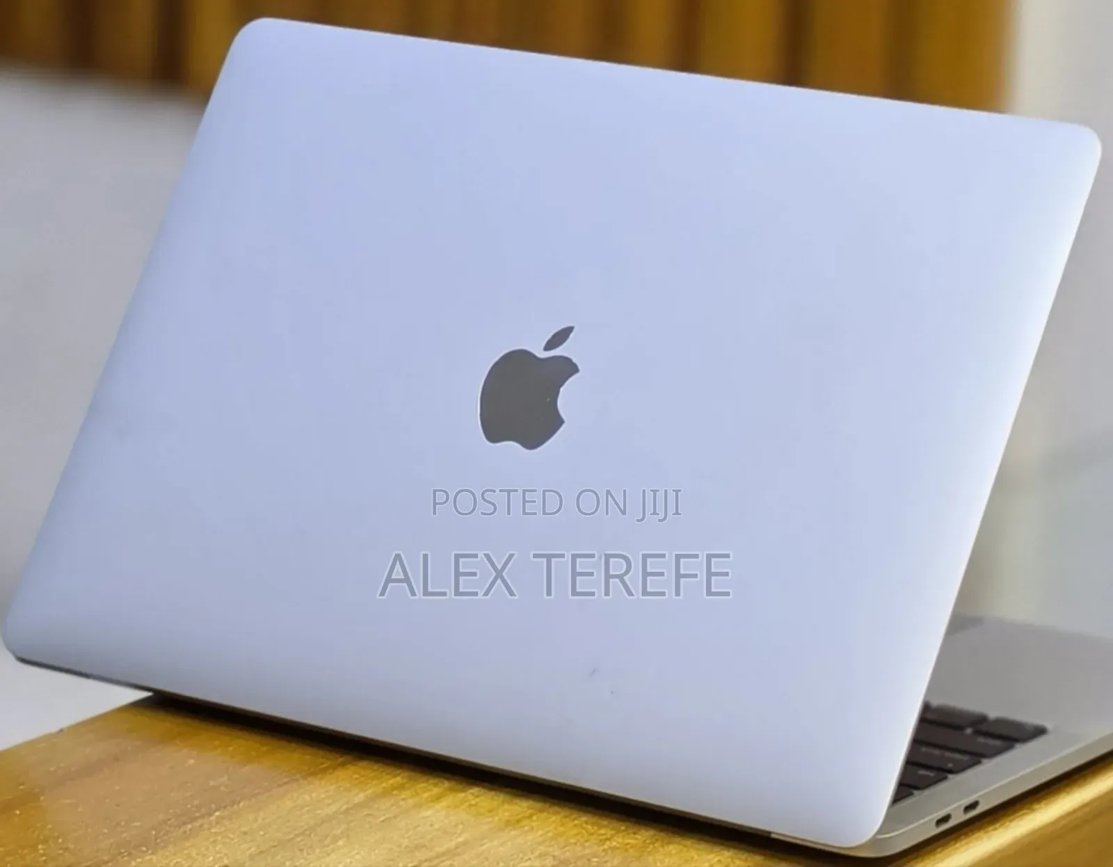 New Laptop Apple MacBook Pro 2020 32GB Intel Core i7 SSD 512GB