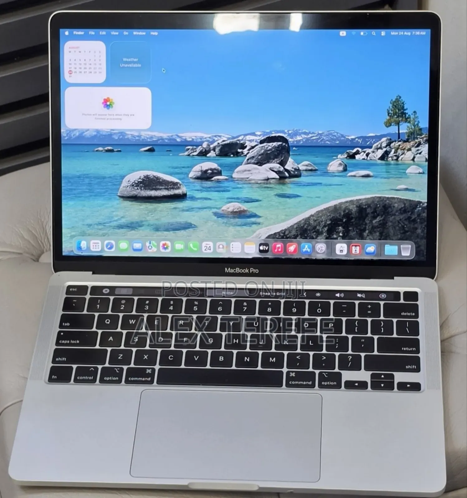 New Laptop Apple MacBook Pro 2020 32GB Intel Core i7 SSD 512GB