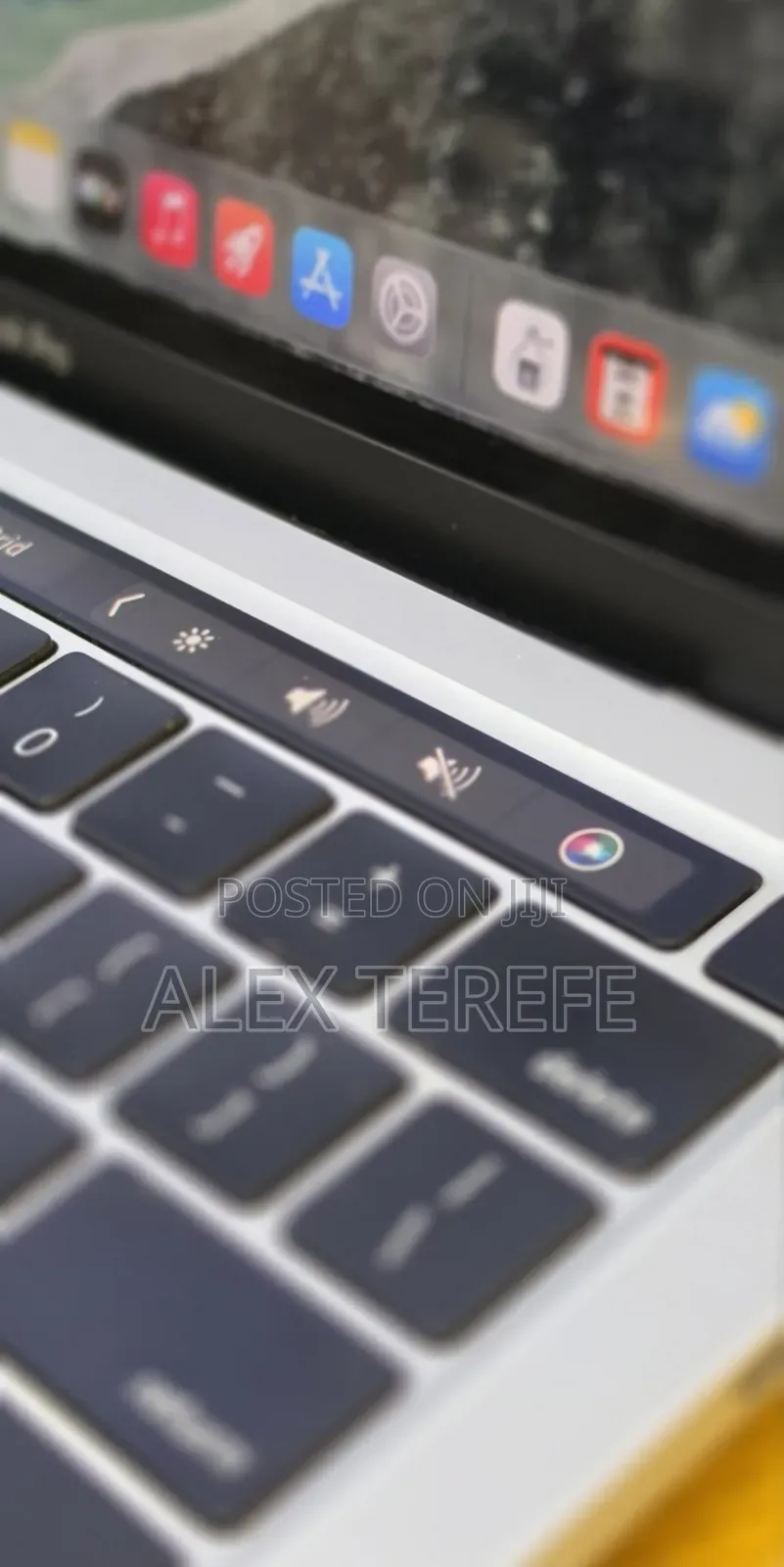 New Laptop Apple MacBook Pro 2020 32GB Intel Core i7 SSD 512GB