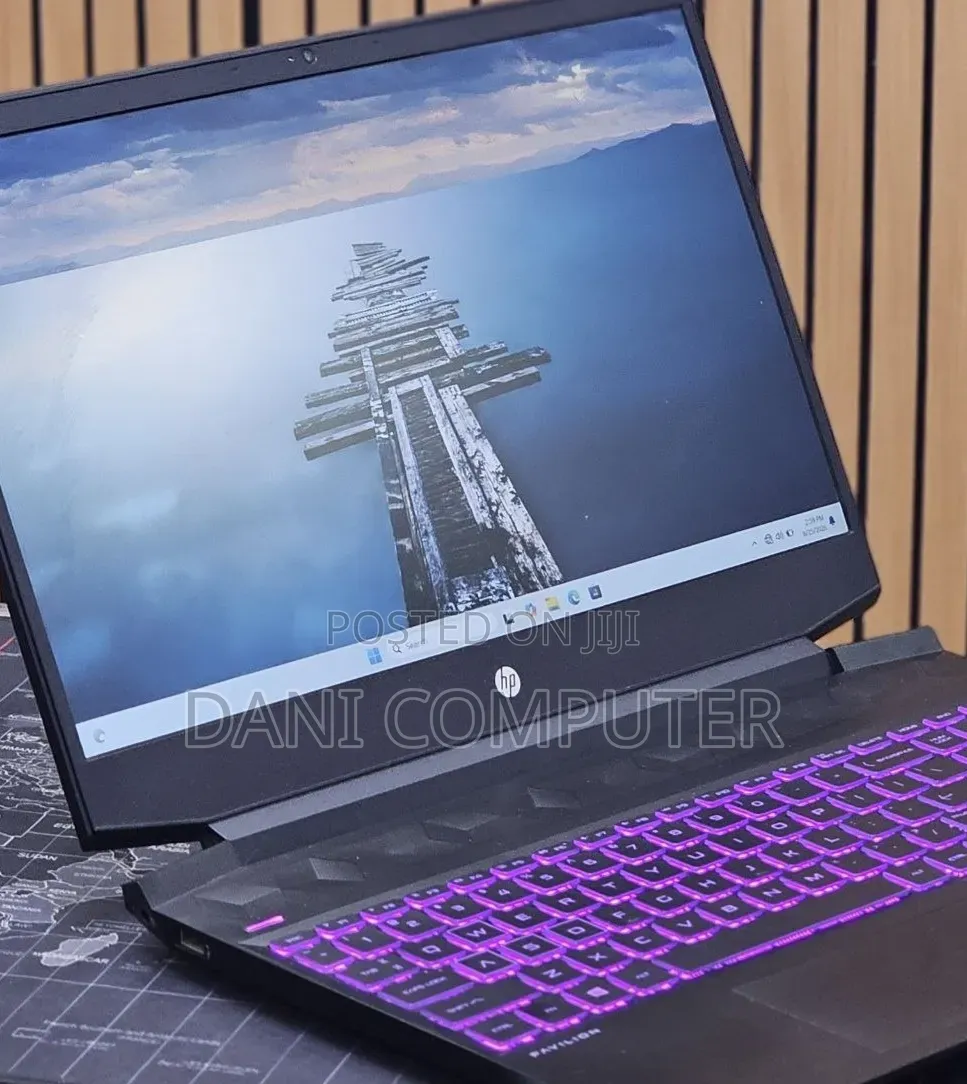 New Laptop HP Pavilion 15 8GB AMD Ryzen 5 SSD 512GB